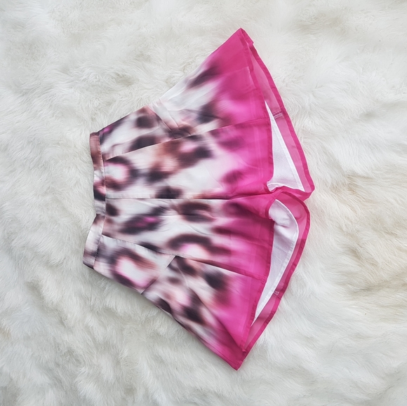 Silky flow pink leopard shorts - Picture 3 of 3